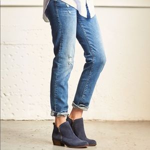 Joe’s Jeans The Best Friend Fit Straight Jeans